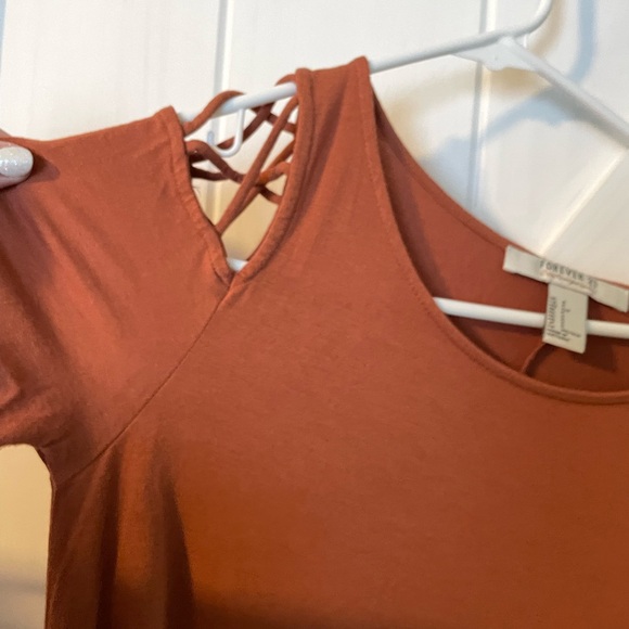 Forever 21, small, rust color cold shoulder sleeve dress. Summer, fall - Picture 1 of 4